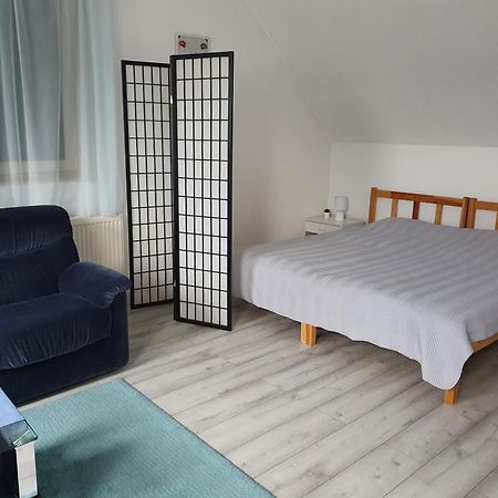 Ferienwohnung Pinkoczi Apartmanhaz Balatonalmádi Zimmer foto