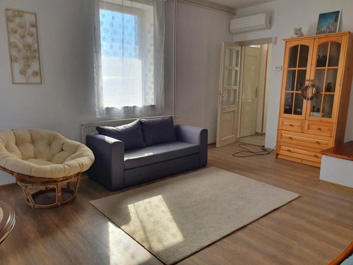 Ferienwohnung Pinkoczi Apartmanhaz Balatonalmádi Exterior foto